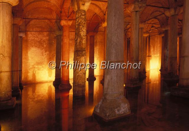 turquie istanbul 09.JPG - Citerne Basilique (Yerebatan Sarayı)Istanbul, Turquie